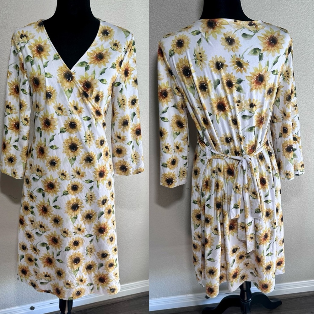 Caden Lane: Savannah’s Sunflowers Knit Maternity Robe (One Size Fits Most)